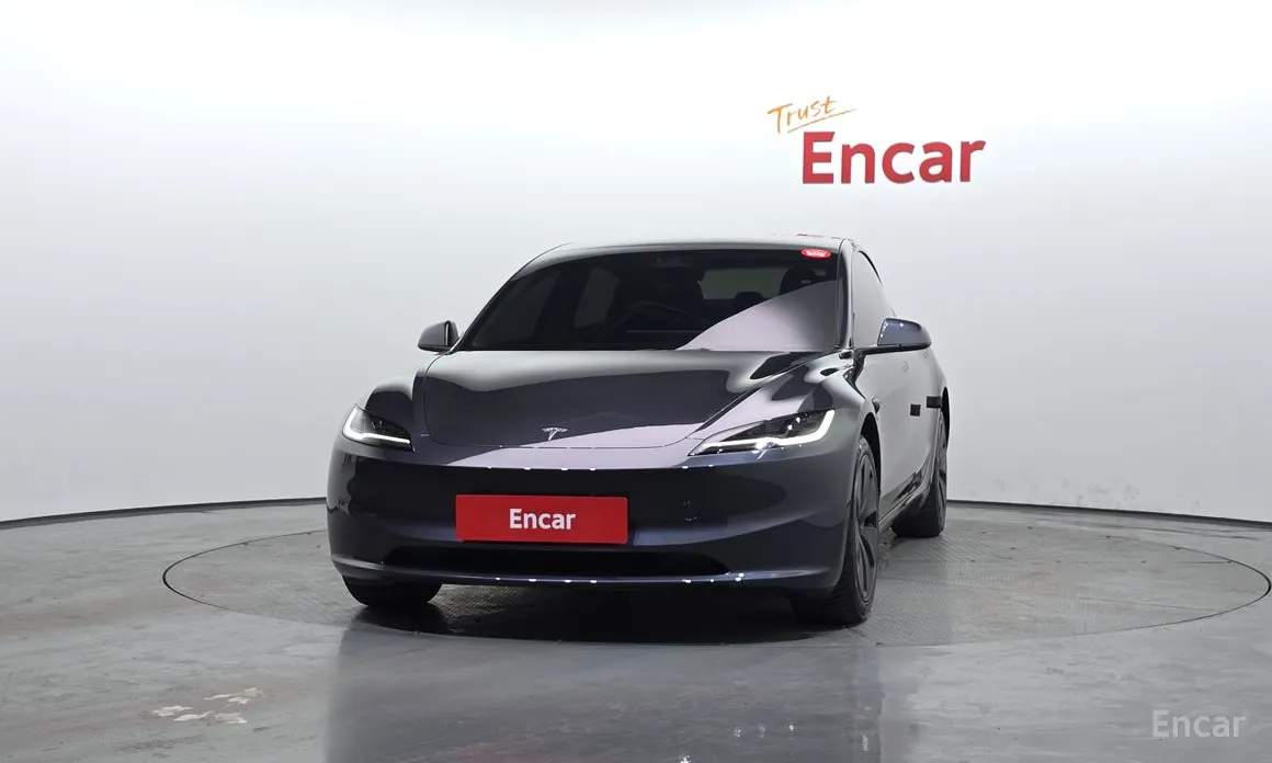 Фото 3 - Tesla Model 3