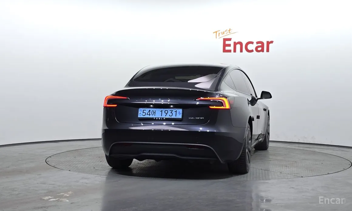 Фото 4 - Tesla Model 3