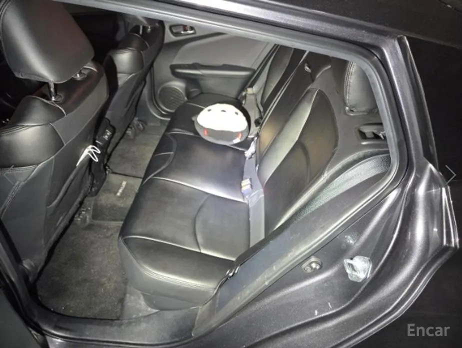 Фото 10 - Toyota Prius