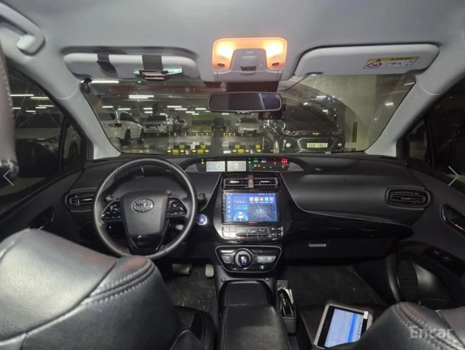 Фото 11 - Toyota Prius