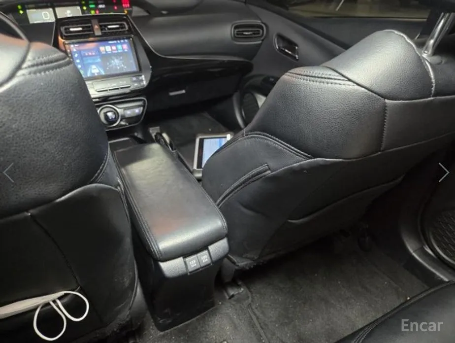 Фото 12 - Toyota Prius