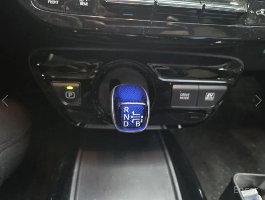 Фото 16 - Toyota Prius