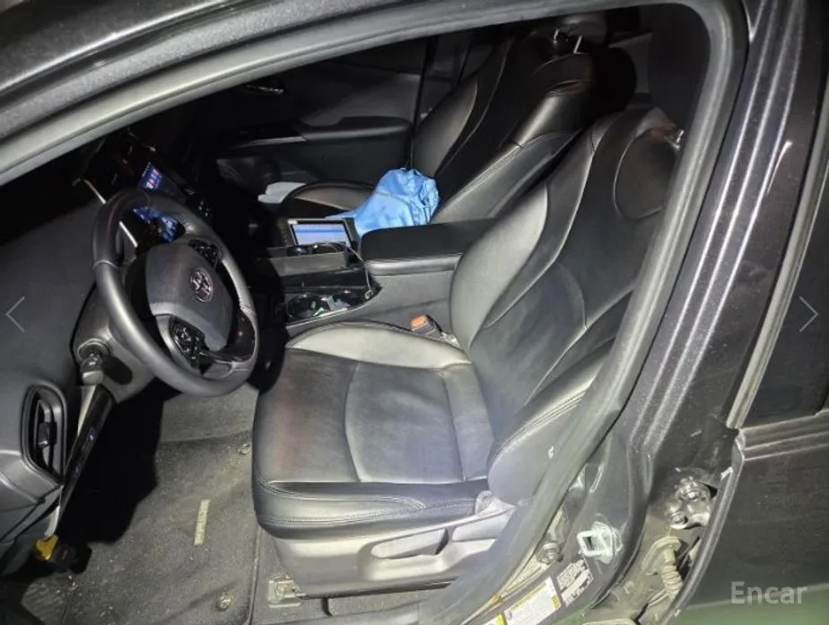 Фото 8 - Toyota Prius