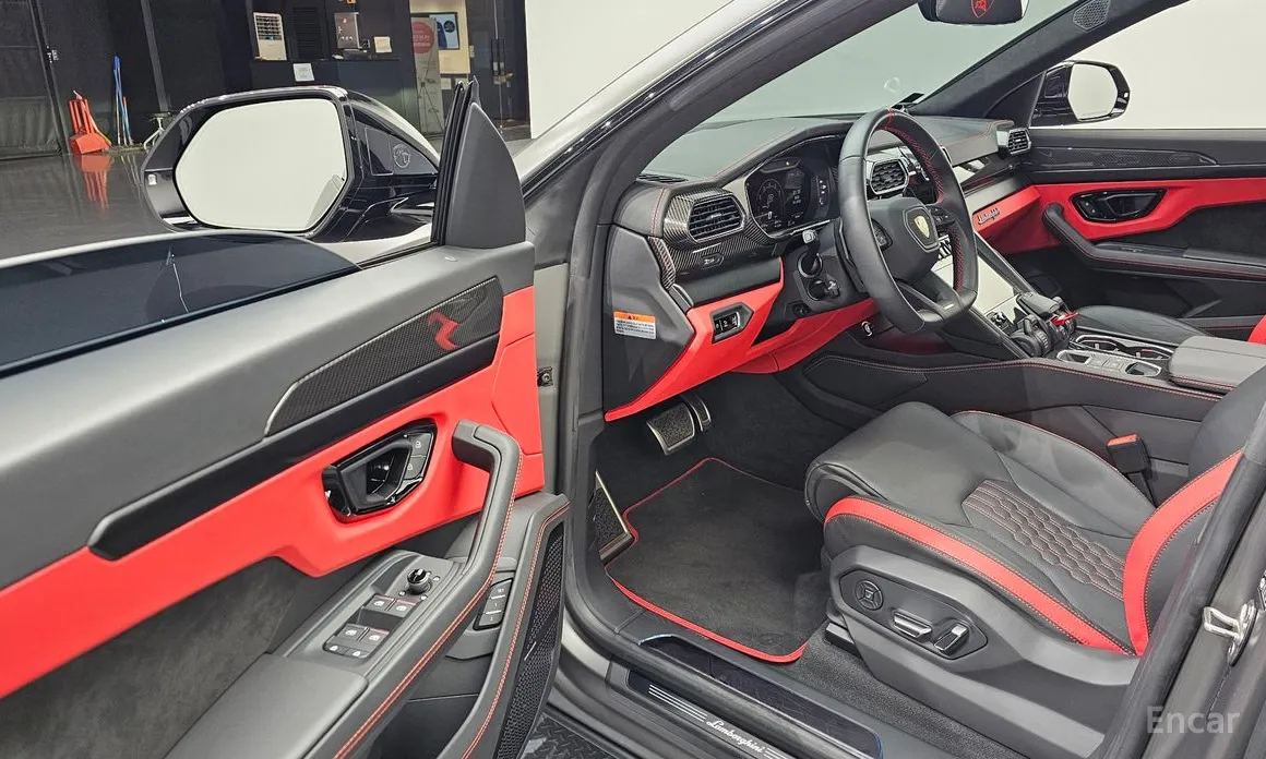 Фото 10 - Lamborghini Urus