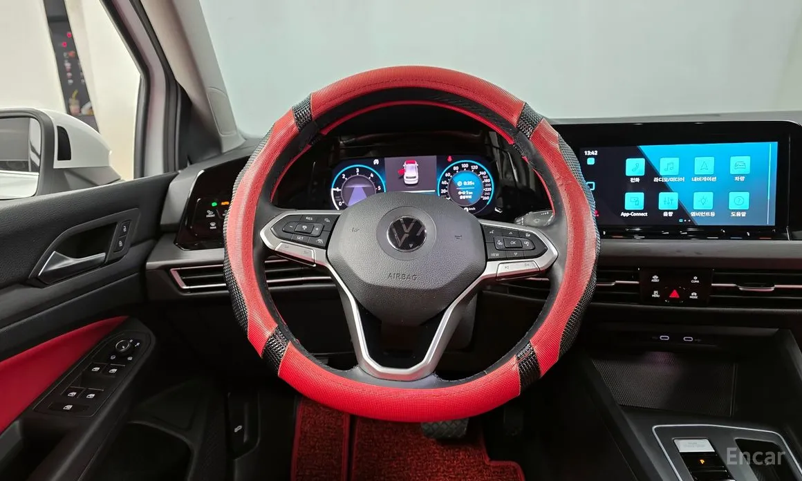 Фото 13 - Volkswagen Golf