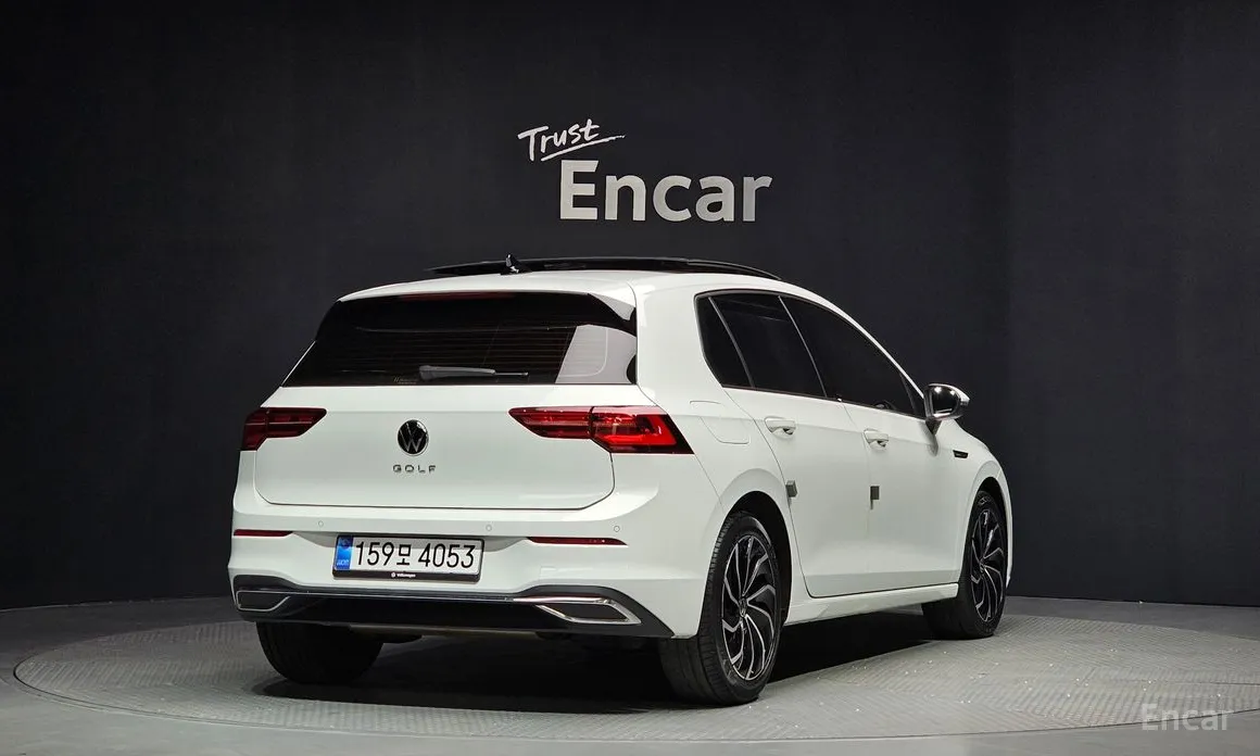 Фото 2 - Volkswagen Golf