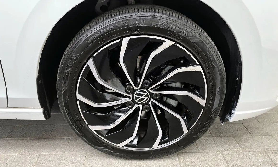 Фото 5 - Volkswagen Golf