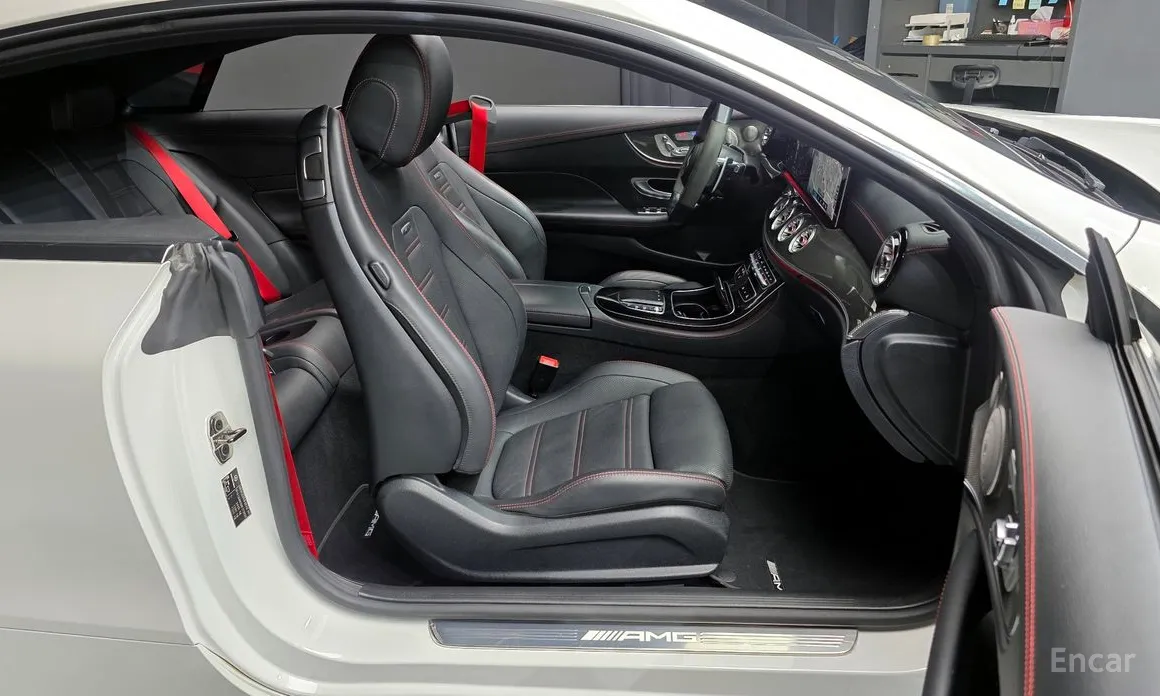 Фото 12 - Mercedes-Benz E-Class