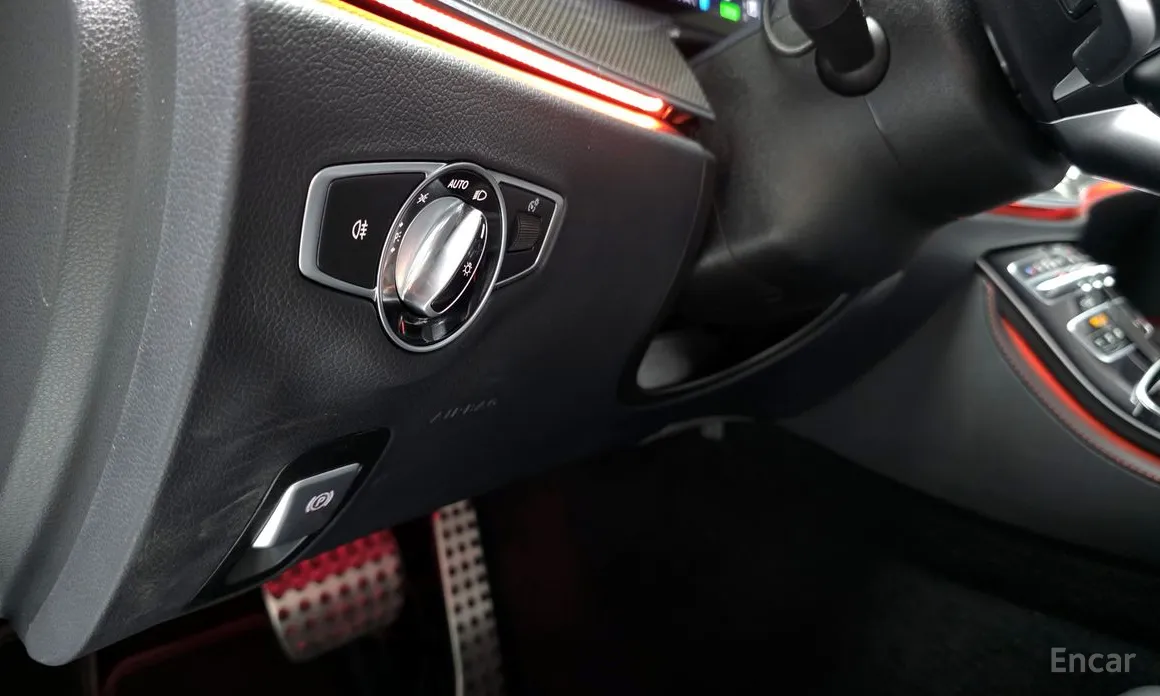 Фото 14 - Mercedes-Benz E-Class