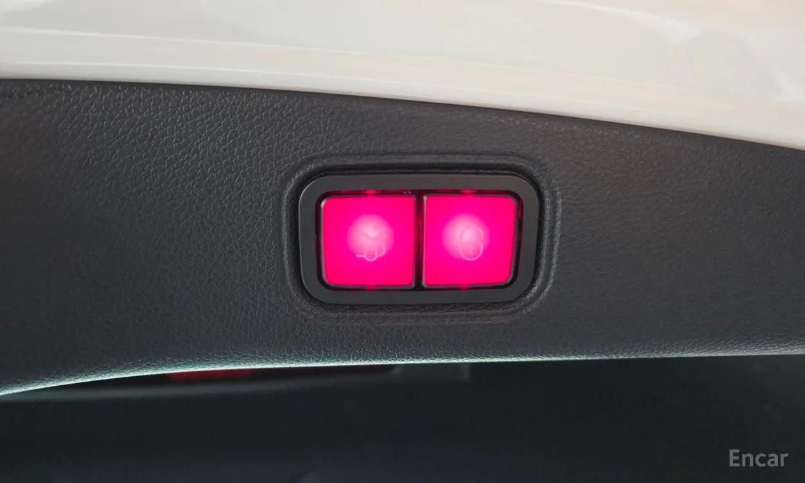 Фото 19 - Mercedes-Benz E-Class