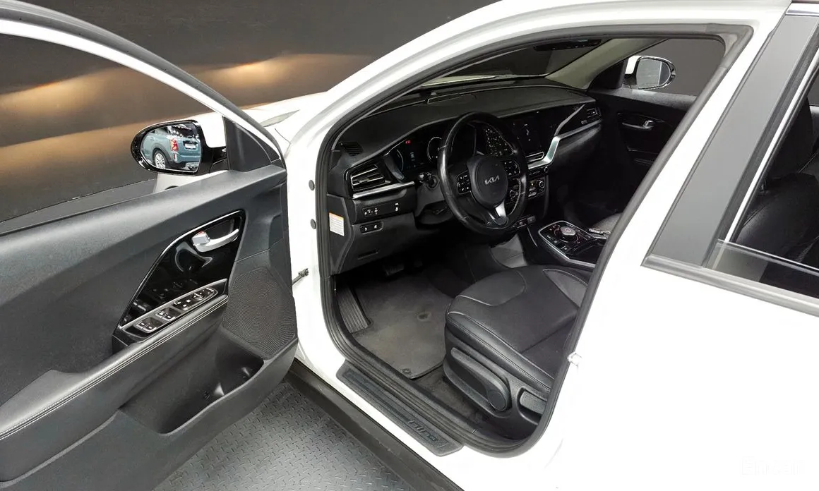 Фото 11 - Kia Niro