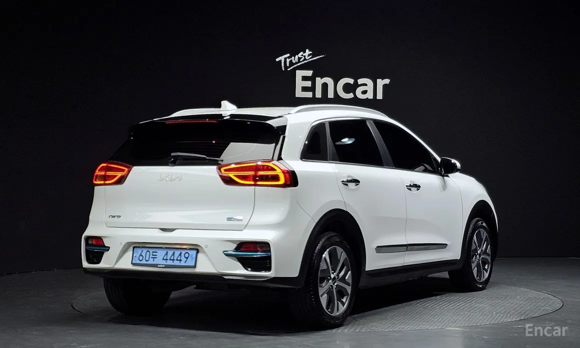 Фото 2 - Kia Niro