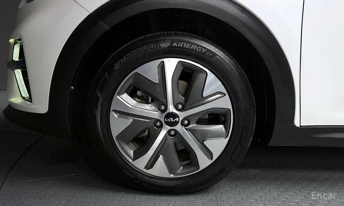 Фото 5 - Kia Niro