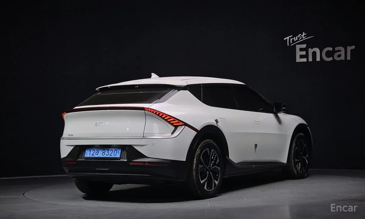 Фото 2 - Kia EV6