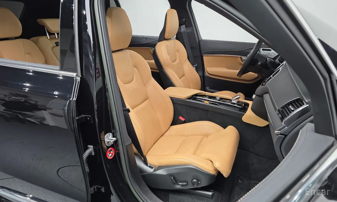 Photo 10 - Volvo XC90