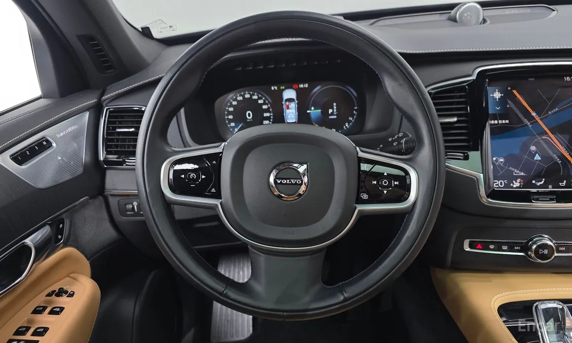 Photo 13 - Volvo XC90