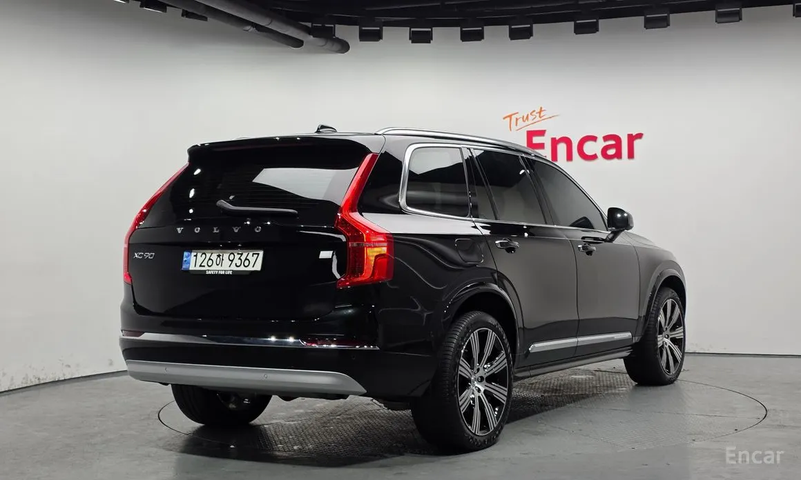 Photo 2 - Volvo XC90