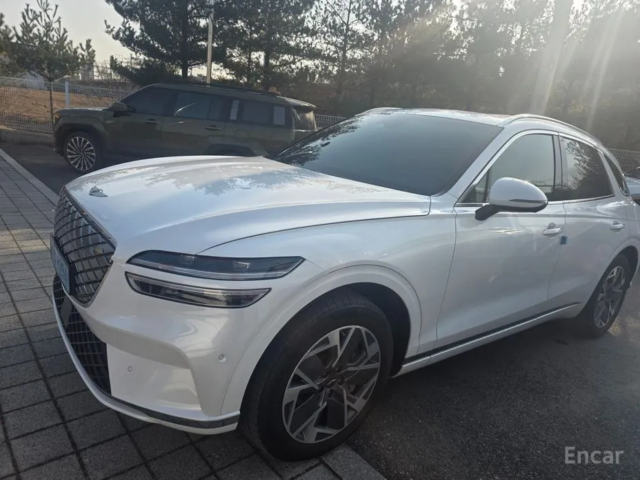 Фото 3 - Genesis GV70