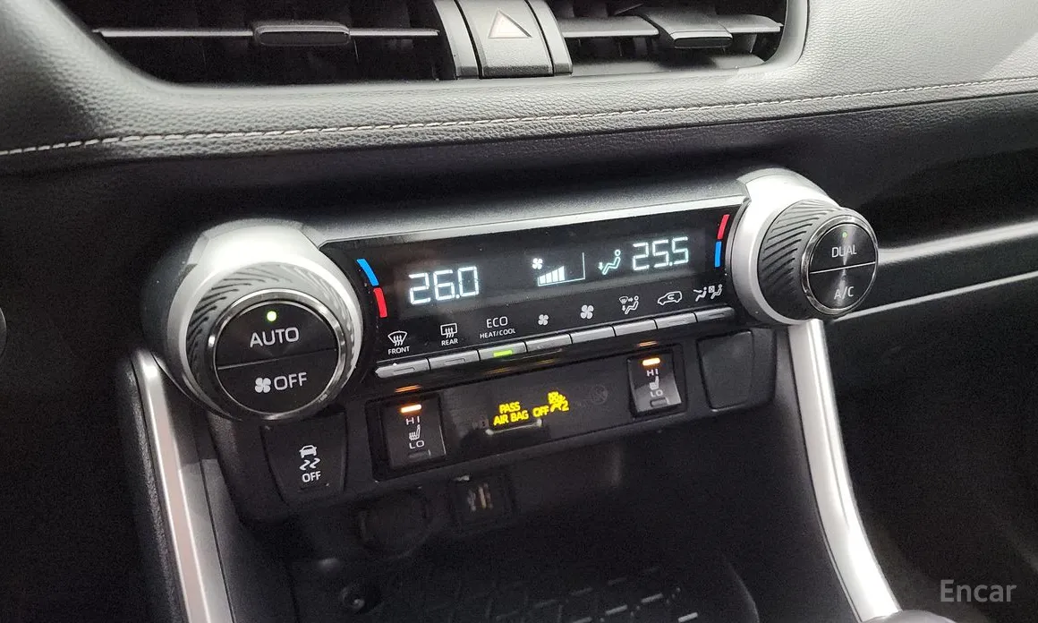 Фото 18 - Toyota RAV4