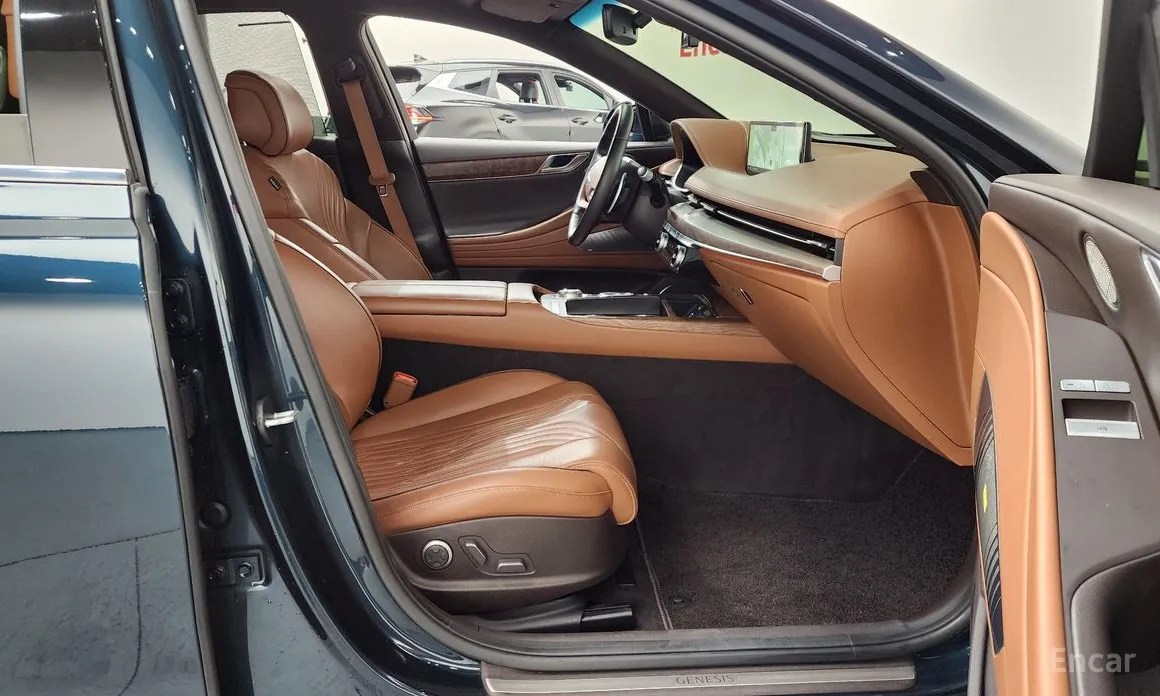 Фото 11 - Genesis G80