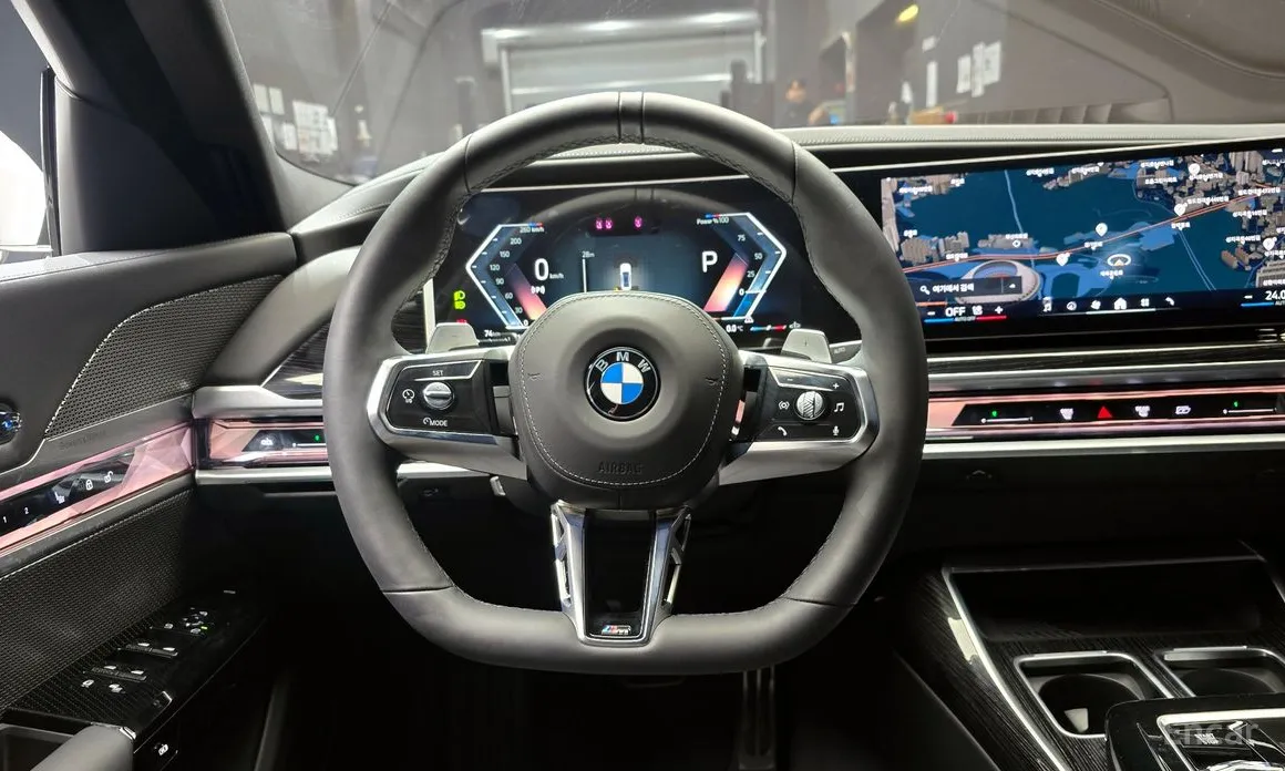 Фото 13 - BMW 7 Series