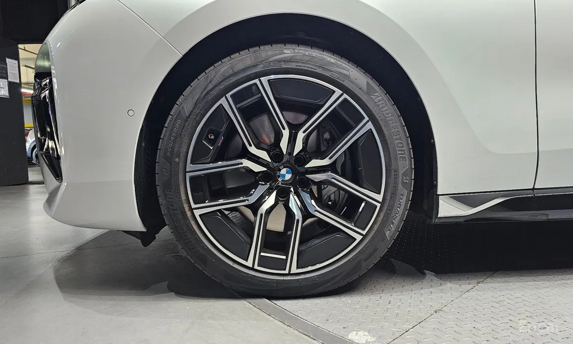 Фото 5 - BMW 7 Series