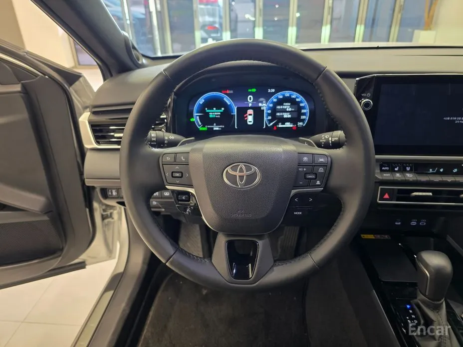 Фото 15 - Toyota Camry