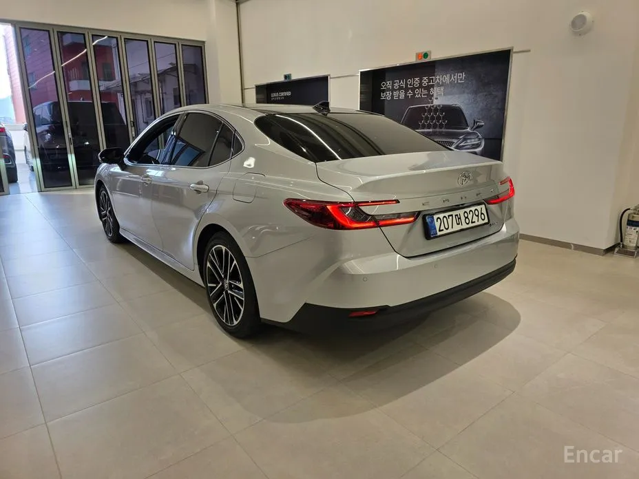 Фото 2 - Toyota Camry