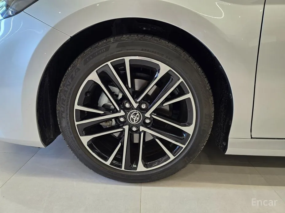 Фото 5 - Toyota Camry