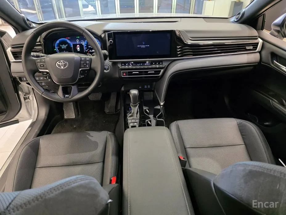 Фото 7 - Toyota Camry