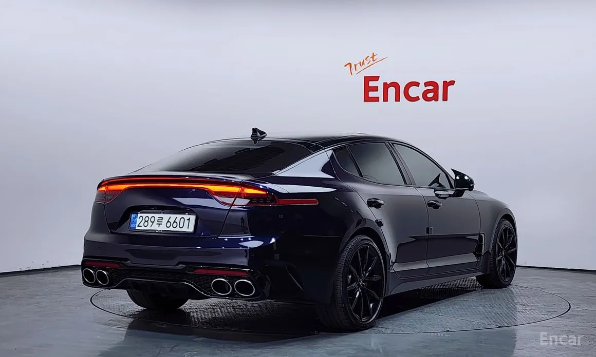 Фото 2 - Kia Stinger