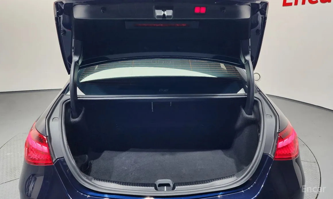 Фото 20 - Mercedes-Benz C-Class