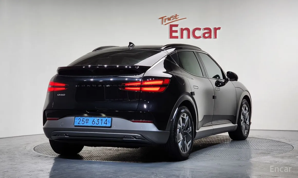 Фото 2 - Genesis GV60
