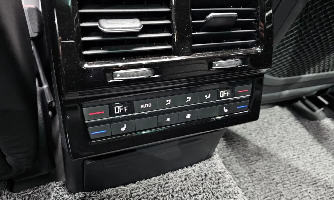 Фото 19 - Volkswagen Touareg