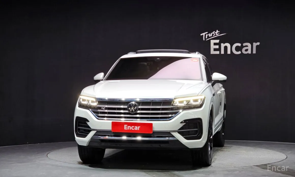 Фото 3 - Volkswagen Touareg