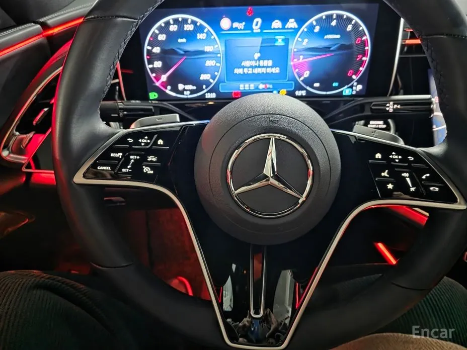Mercedes-Benz E-Class 2024 E300 4MATIC Exclusive