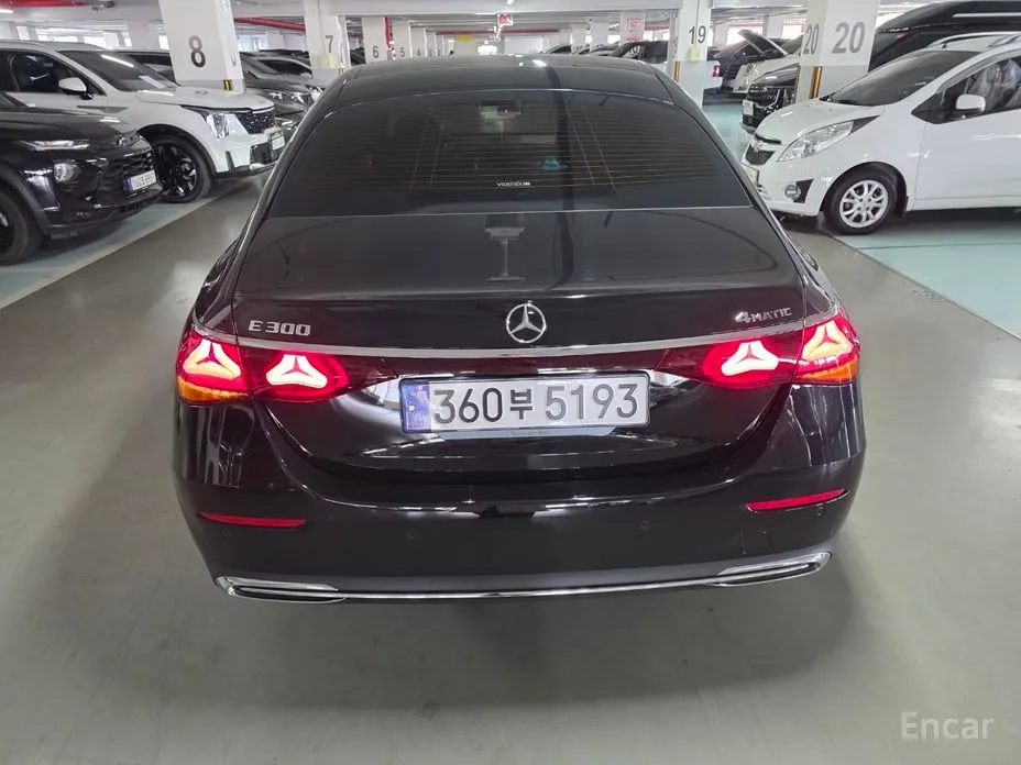 Mercedes-Benz E-Class 2024 E300 4MATIC Exclusive