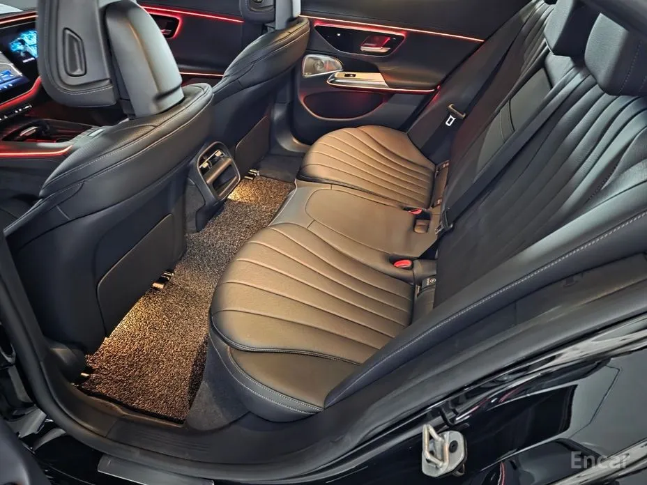 Mercedes-Benz E-Class 2024 E300 4MATIC Exclusive
