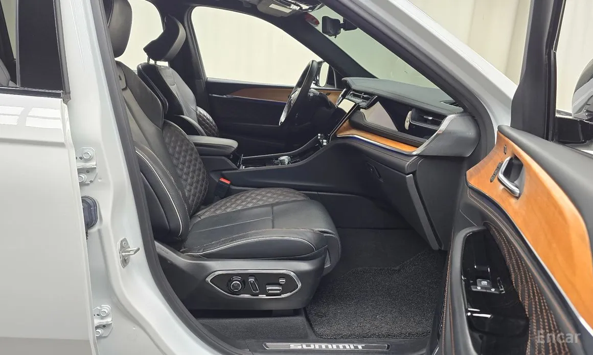 Фото 11 - Jeep Cherokee