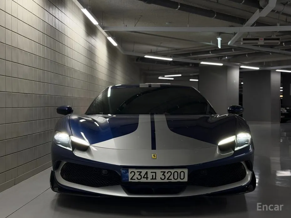 Фото 1 - Ferrari 296