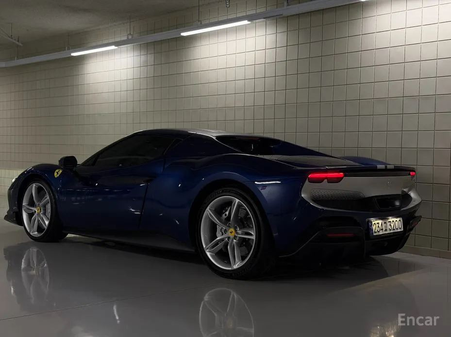 Фото 3 - Ferrari 296