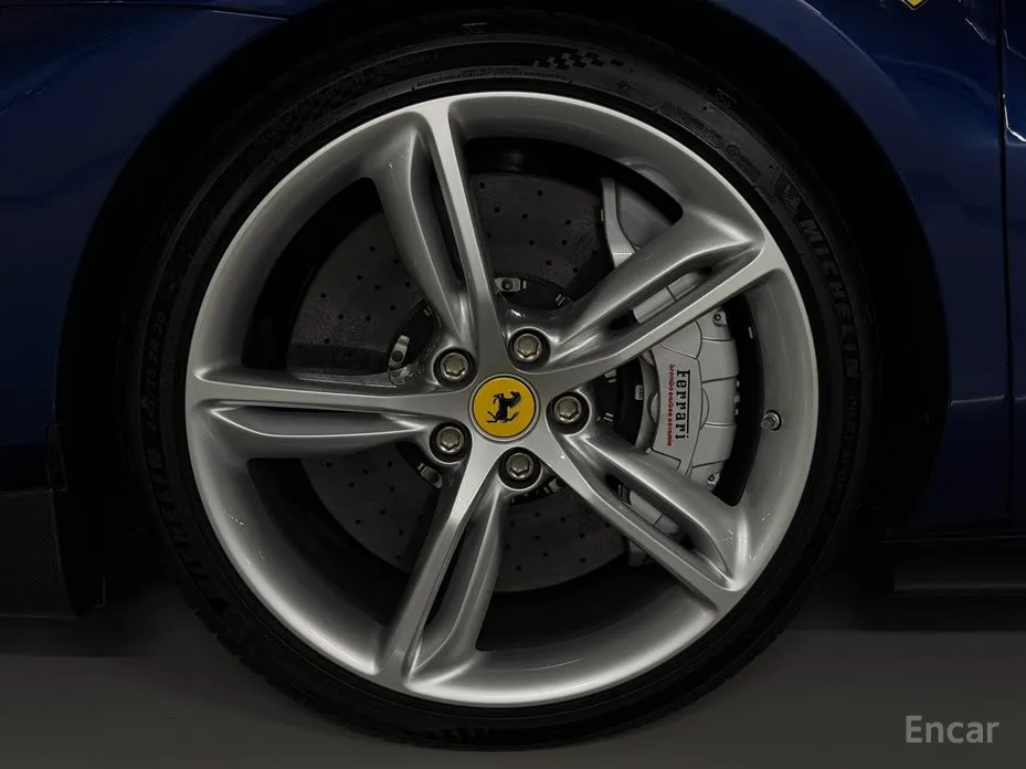 Фото 5 - Ferrari 296