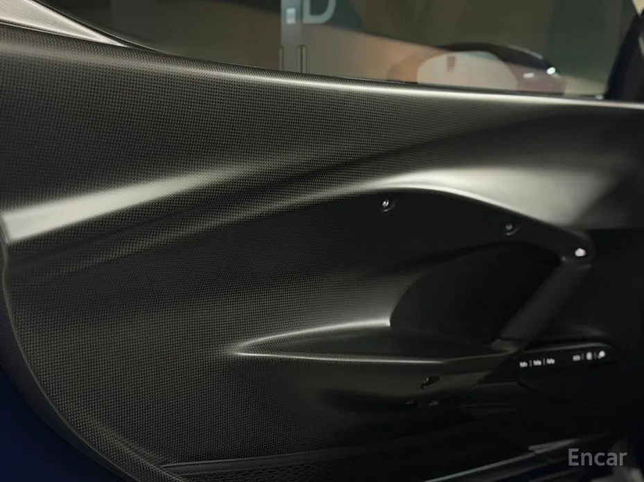 Фото 8 - Ferrari 296