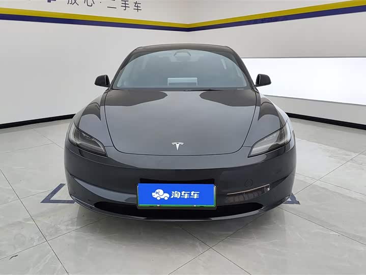 Фото 2 - Tesla Model 3