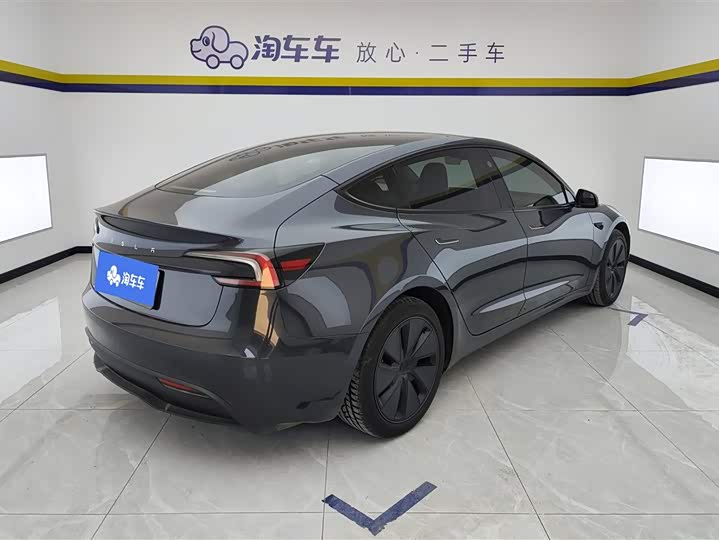 Фото 3 - Tesla Model 3