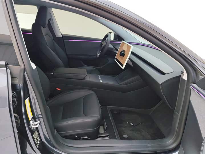 Фото 8 - Tesla Model 3