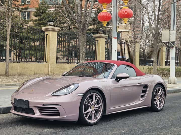 Фото 1 - Porsche 718