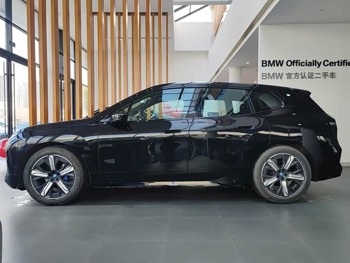 Фото 5 - BMW iX
