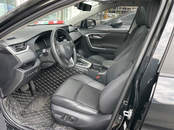 Фото 4 - Toyota Wildlander