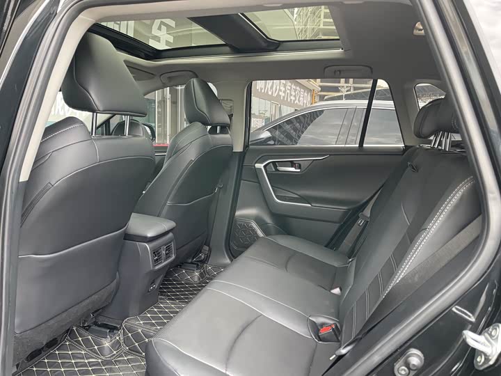 Фото 5 - Toyota Wildlander